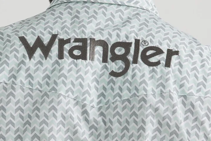 112346224 - Wrangler Men's Classic Fit LS - White